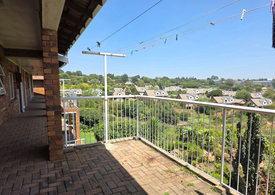 2 Bedroom Property for Sale in Noordheuwel Gauteng