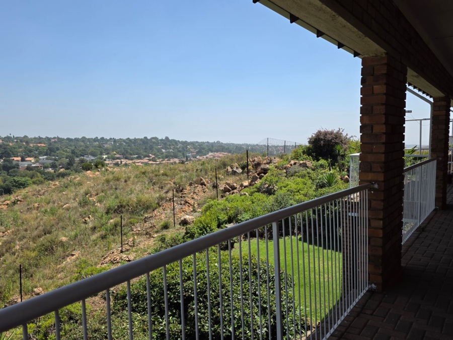 2 Bedroom Property for Sale in Noordheuwel Gauteng