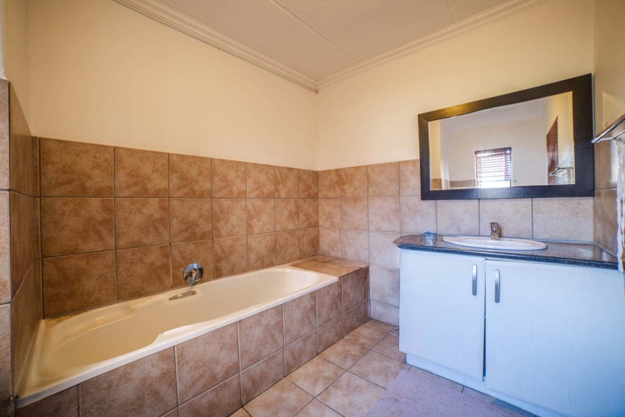 2 Bedroom Property for Sale in Carlswald Gauteng