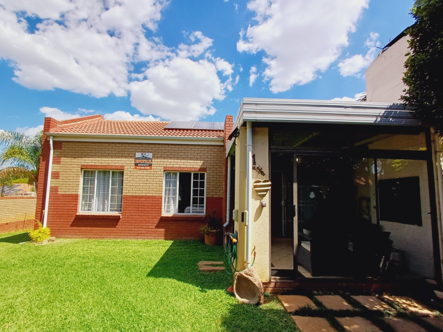 2 Bedroom Property for Sale in Moreleta Park Gauteng