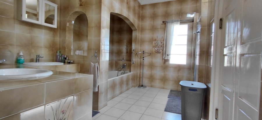 6 Bedroom Property for Sale in Boksburg West Gauteng