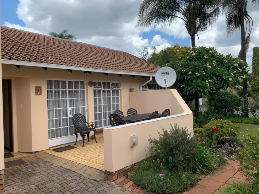 2 Bedroom Property for Sale in Die Wilgers Gauteng
