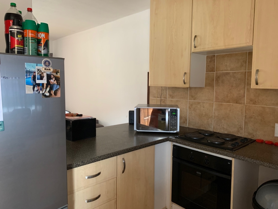 2 Bedroom Property for Sale in Die Hoewes Gauteng