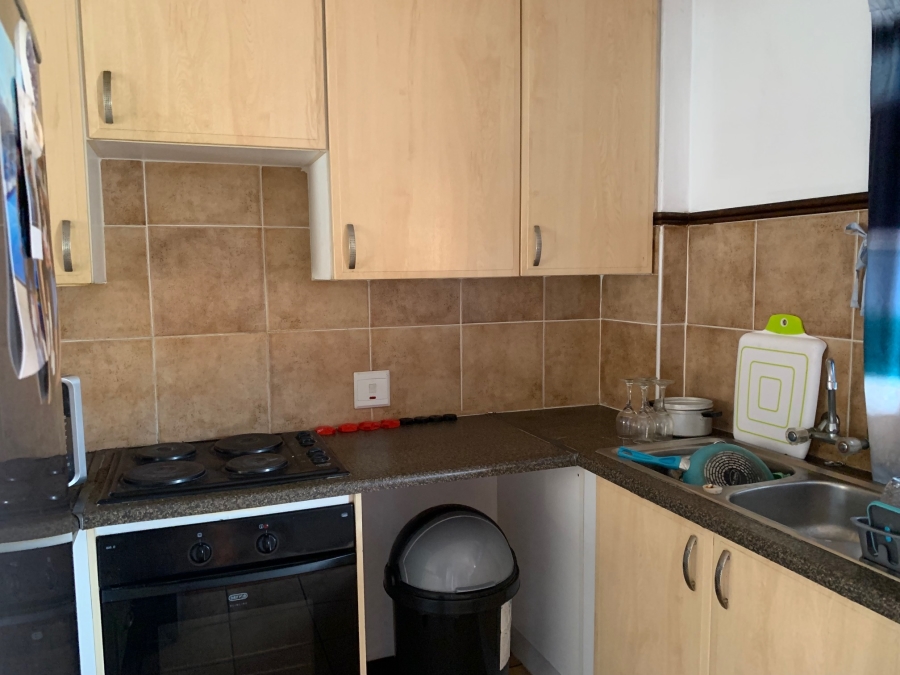 2 Bedroom Property for Sale in Die Hoewes Gauteng