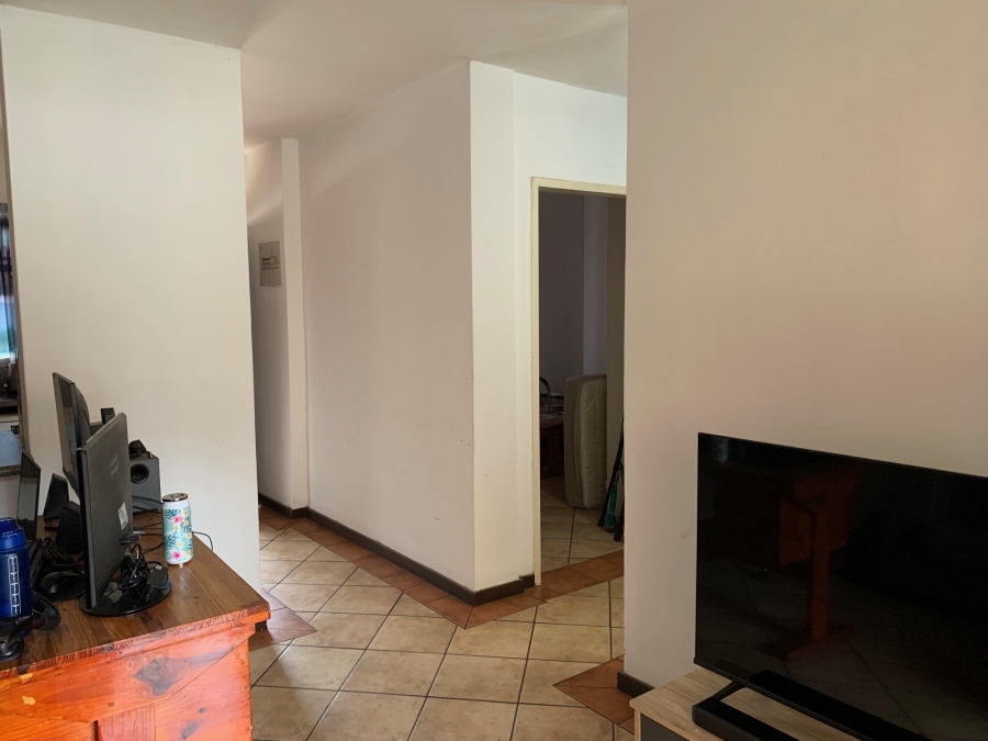 2 Bedroom Property for Sale in Die Hoewes Gauteng