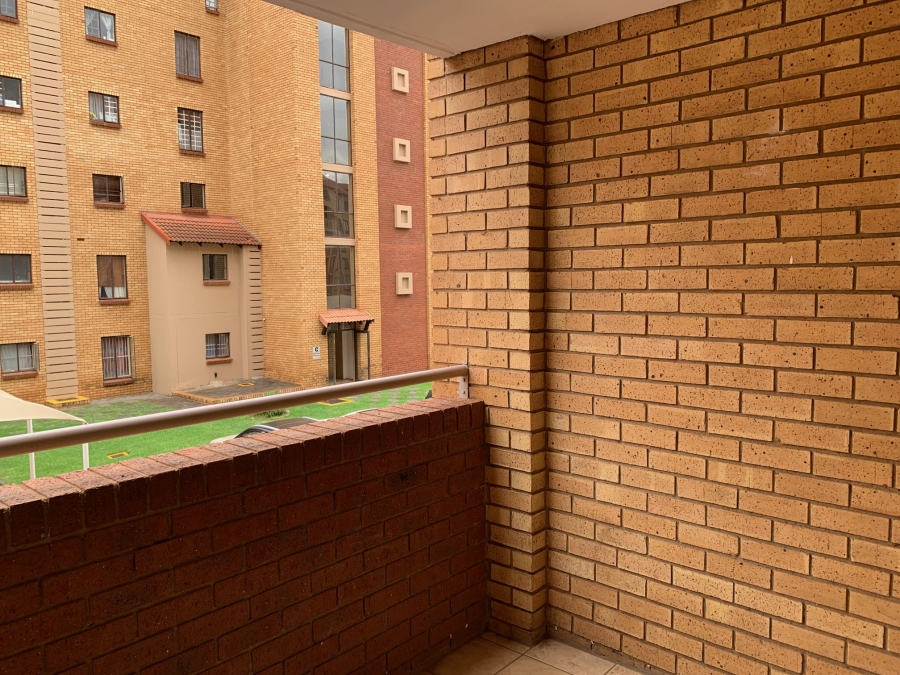 2 Bedroom Property for Sale in Die Hoewes Gauteng