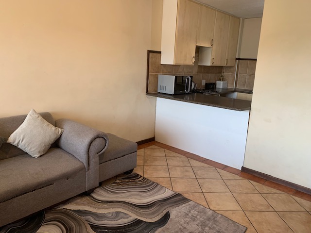 2 Bedroom Property for Sale in Die Hoewes Gauteng
