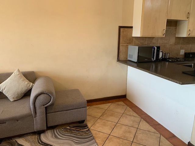 2 Bedroom Property for Sale in Die Hoewes Gauteng