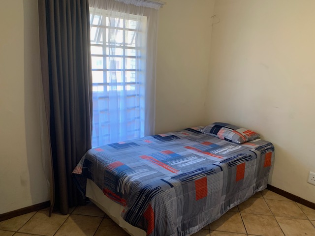 2 Bedroom Property for Sale in Die Hoewes Gauteng