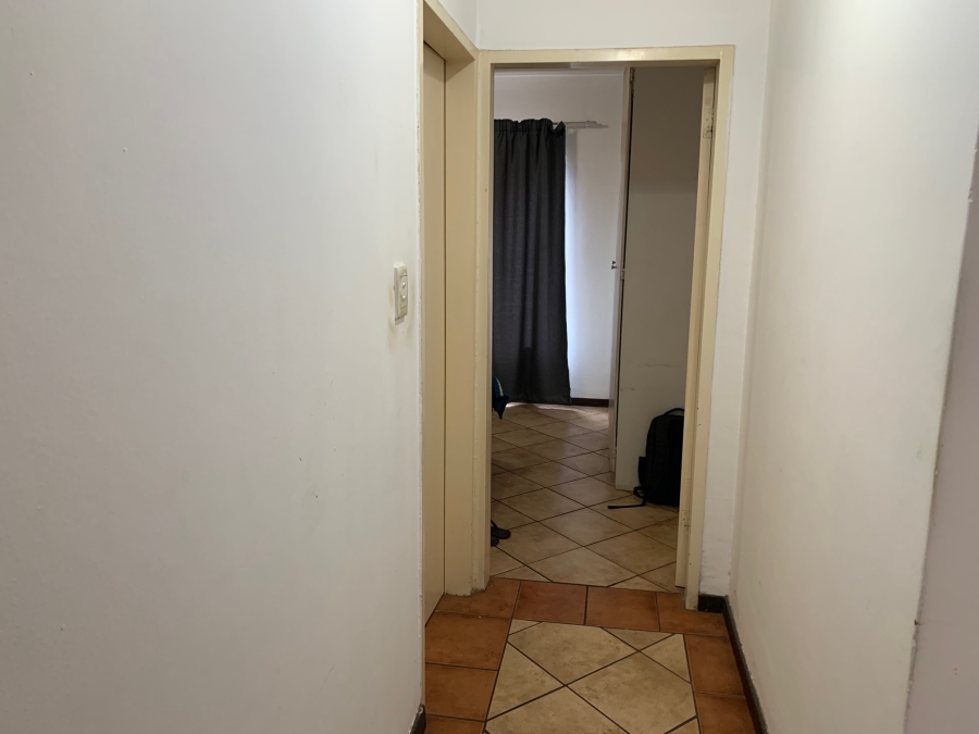 2 Bedroom Property for Sale in Die Hoewes Gauteng