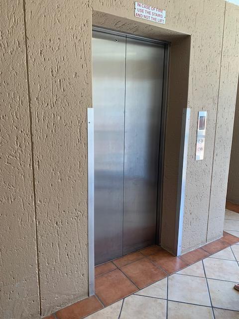 2 Bedroom Property for Sale in Die Hoewes Gauteng