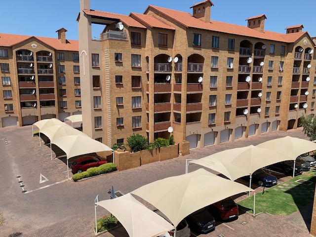 2 Bedroom Property for Sale in Die Hoewes Gauteng