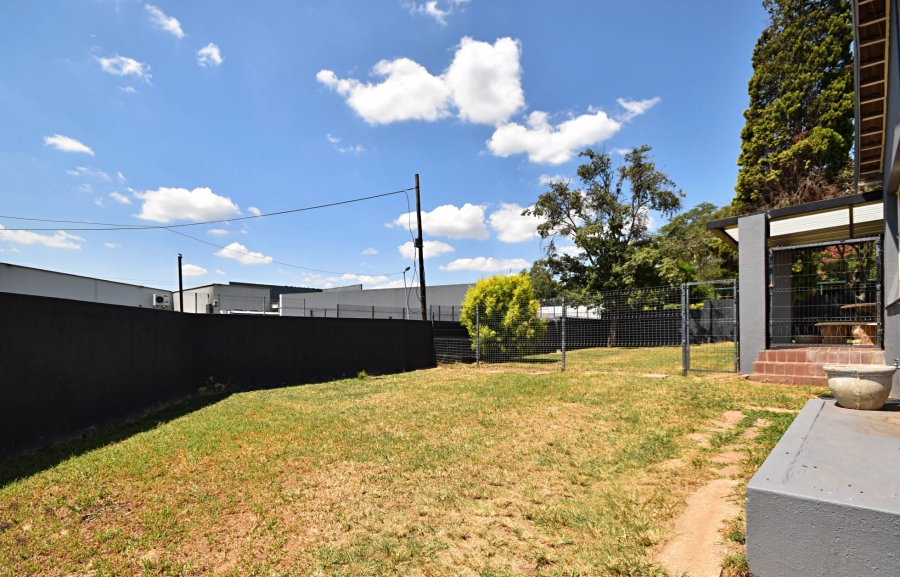 4 Bedroom Property for Sale in Bromhof Gauteng