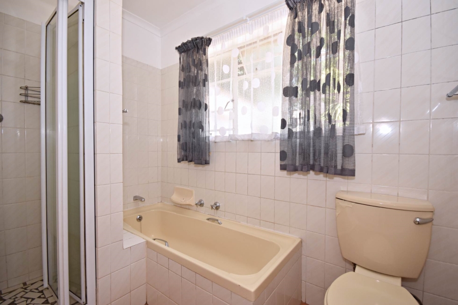 4 Bedroom Property for Sale in Bromhof Gauteng