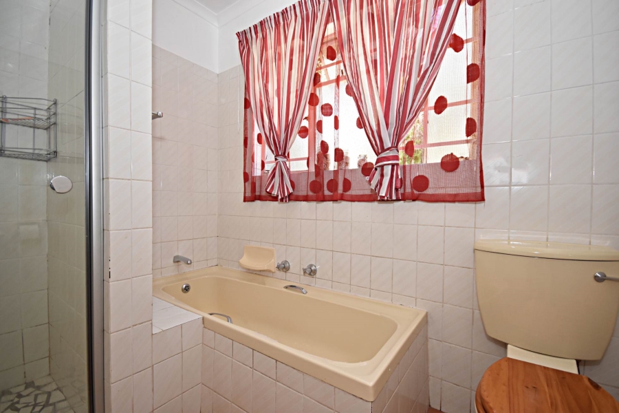 4 Bedroom Property for Sale in Bromhof Gauteng