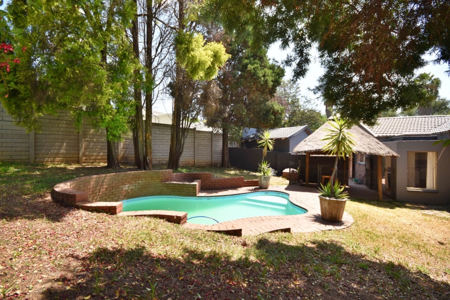 4 Bedroom Property for Sale in Bromhof Gauteng