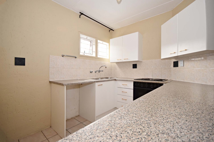 2 Bedroom Property for Sale in Bromhof Gauteng