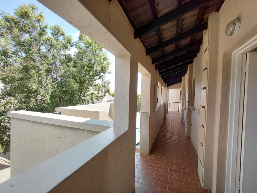 2 Bedroom Property for Sale in Klippoortje Gauteng