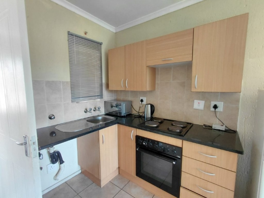 2 Bedroom Property for Sale in Klippoortje Gauteng