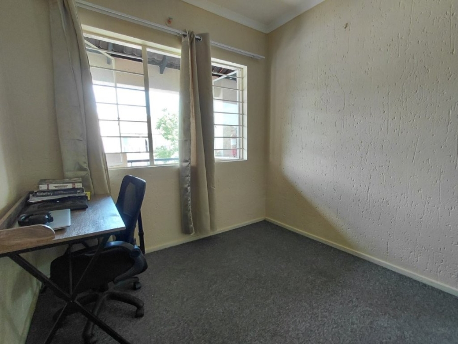 2 Bedroom Property for Sale in Klippoortje Gauteng