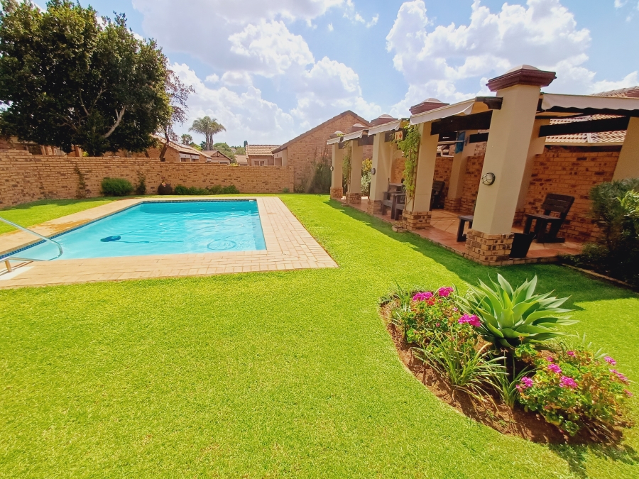 3 Bedroom Property for Sale in Moreleta Park Gauteng