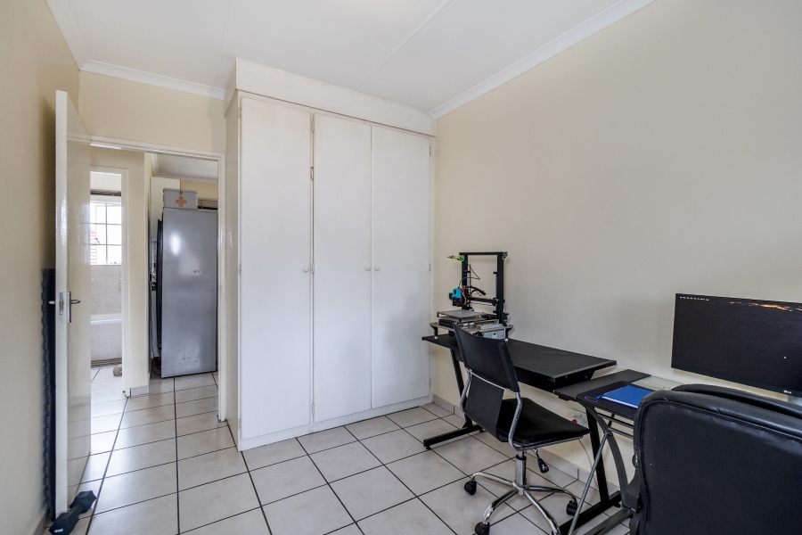 2 Bedroom Property for Sale in Rietvalleirand Gauteng