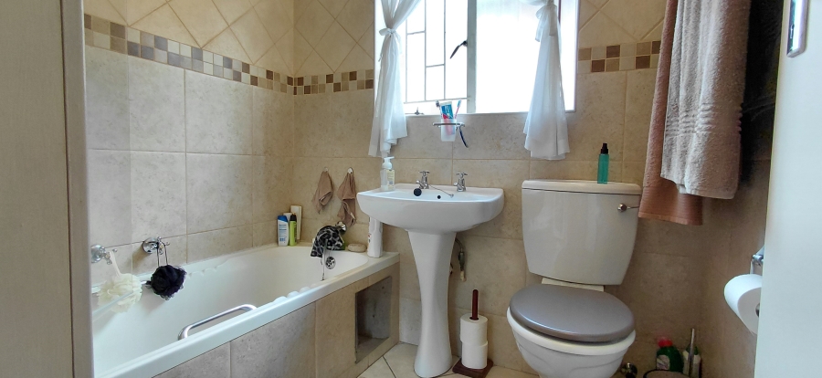 2 Bedroom Property for Sale in Beyers Park Gauteng