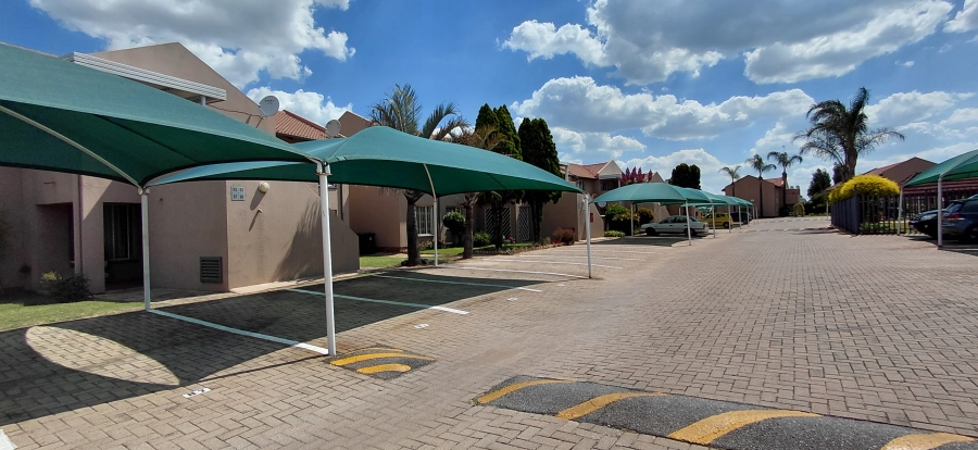 2 Bedroom Property for Sale in Beyers Park Gauteng