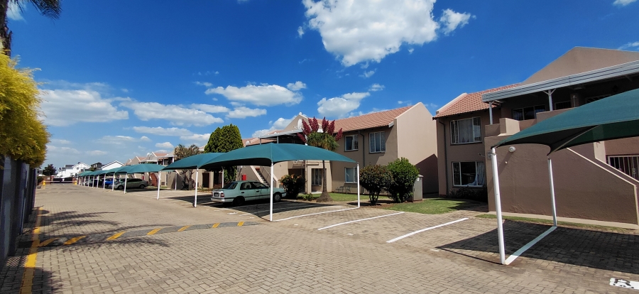 2 Bedroom Property for Sale in Beyers Park Gauteng