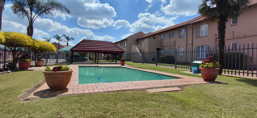2 Bedroom Property for Sale in Beyers Park Gauteng
