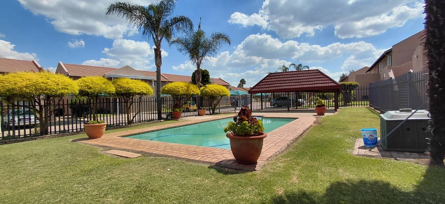 2 Bedroom Property for Sale in Beyers Park Gauteng