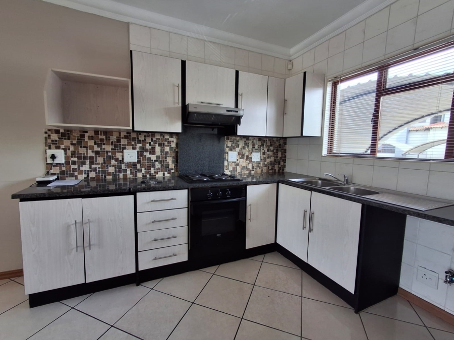 2 Bedroom Property for Sale in Ravenswood Gauteng