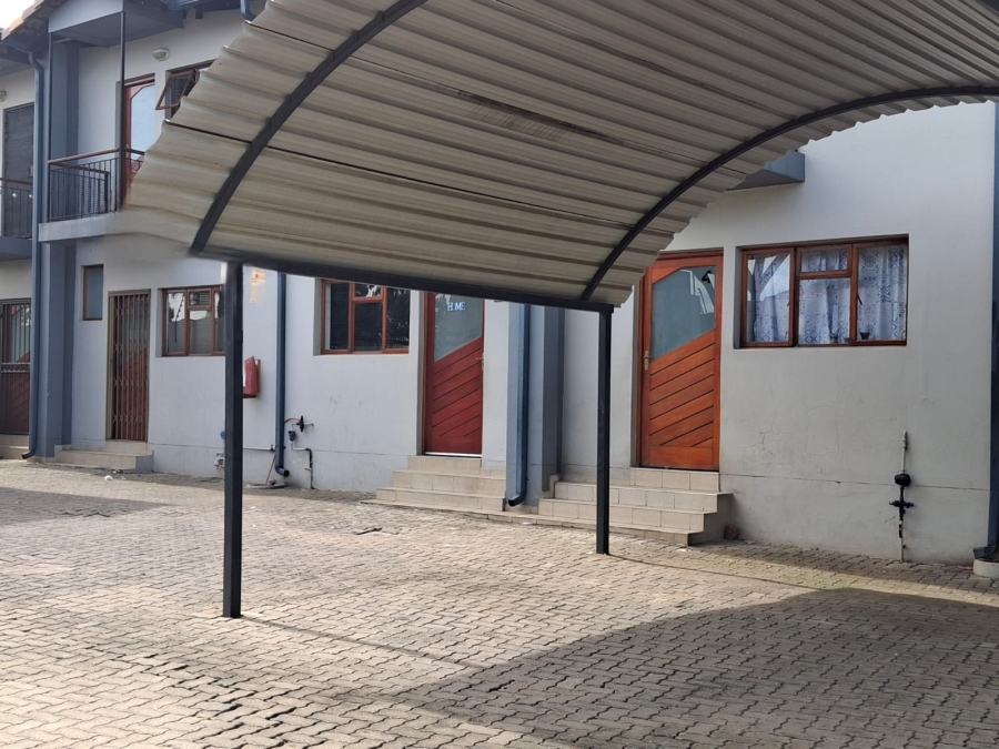 2 Bedroom Property for Sale in Ravenswood Gauteng