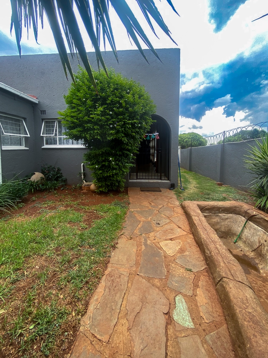 2 Bedroom Property for Sale in Klopperpark Gauteng
