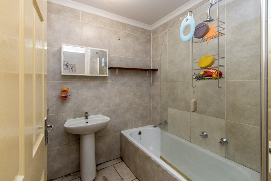 2 Bedroom Property for Sale in Klopperpark Gauteng