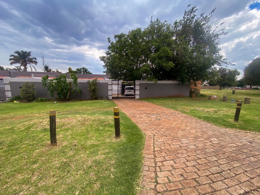 2 Bedroom Property for Sale in Klopperpark Gauteng