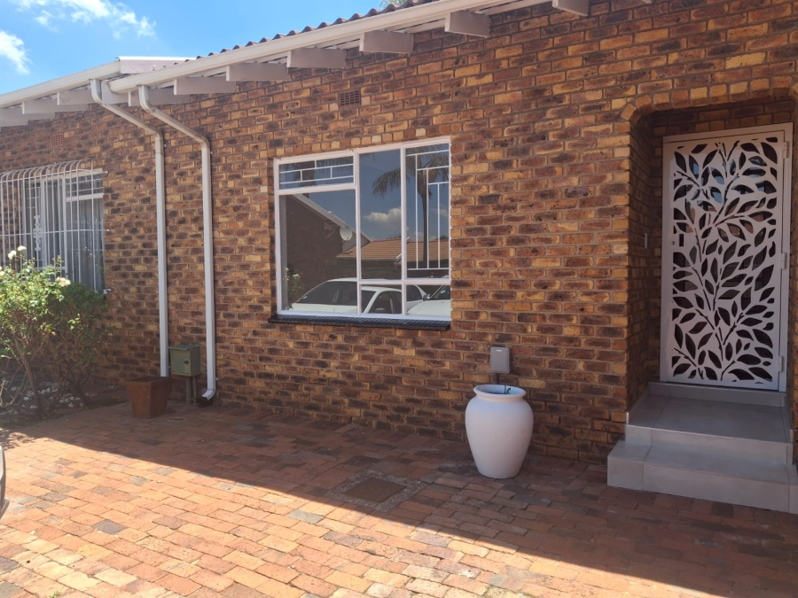 3 Bedroom Property for Sale in Northmead Gauteng