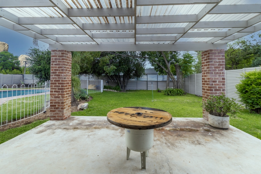 3 Bedroom Property for Sale in Queenswood Gauteng