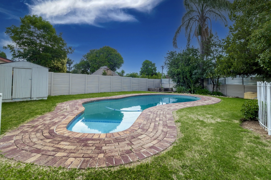 3 Bedroom Property for Sale in Queenswood Gauteng