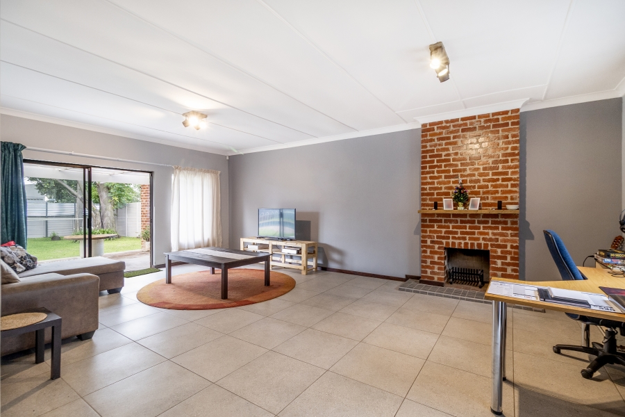 3 Bedroom Property for Sale in Queenswood Gauteng