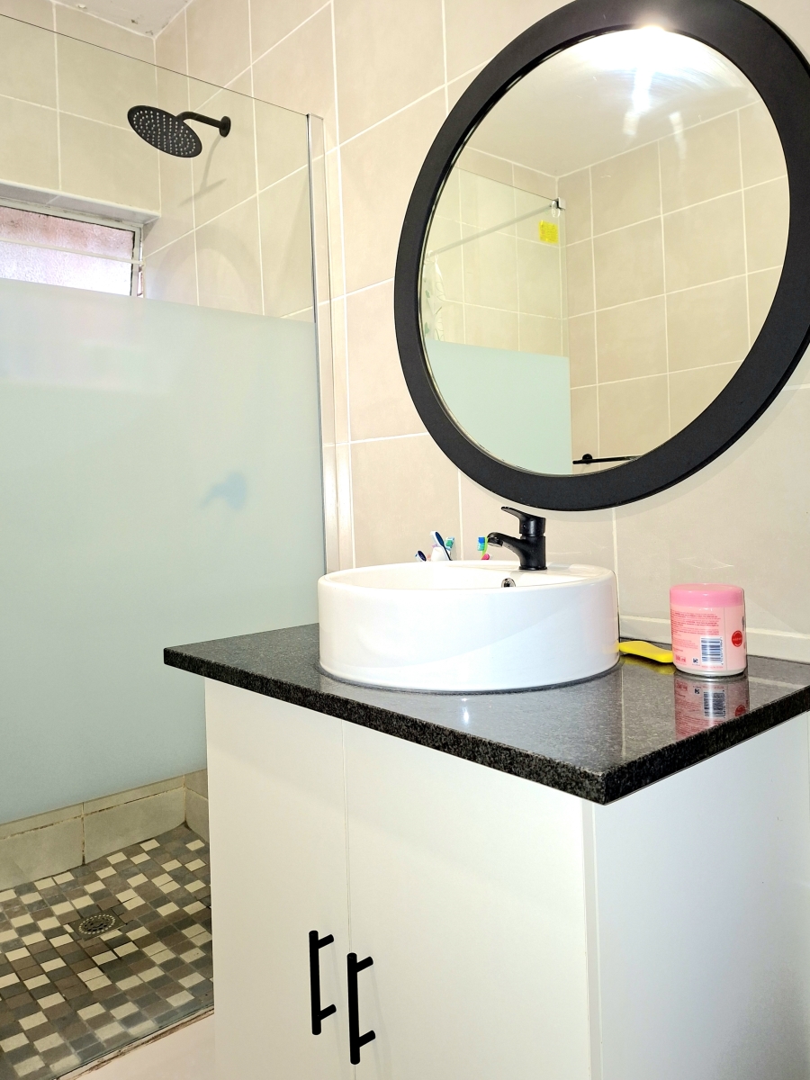 2 Bedroom Property for Sale in Windsor East Gauteng