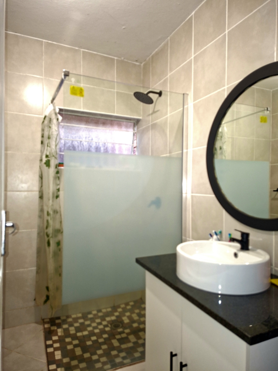 2 Bedroom Property for Sale in Windsor East Gauteng