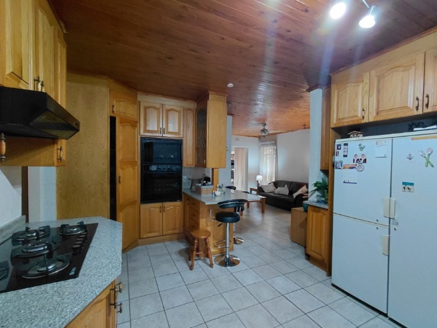 4 Bedroom Property for Sale in Klippoortje Gauteng