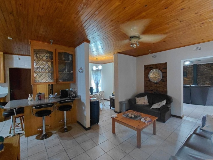 4 Bedroom Property for Sale in Klippoortje Gauteng