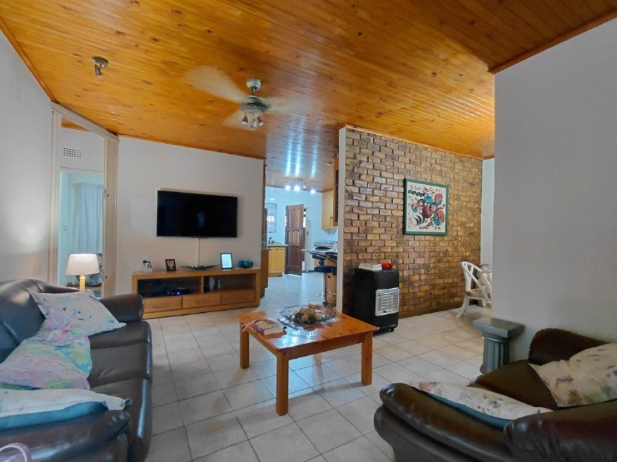 4 Bedroom Property for Sale in Klippoortje Gauteng