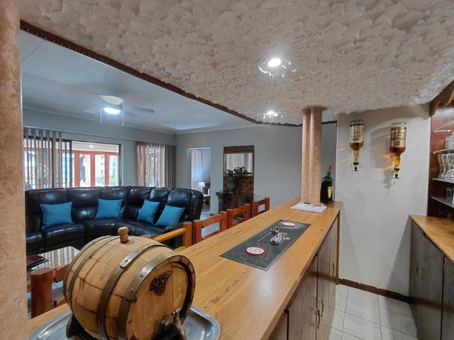 4 Bedroom Property for Sale in Klippoortje Gauteng