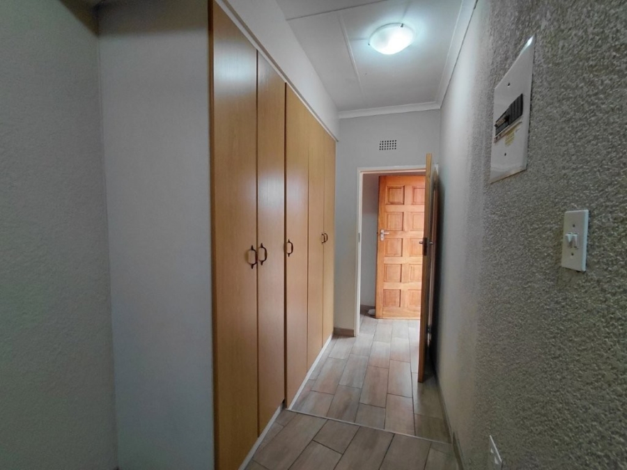 4 Bedroom Property for Sale in Klippoortje Gauteng