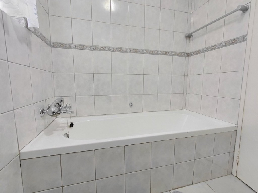 4 Bedroom Property for Sale in Klippoortje Gauteng