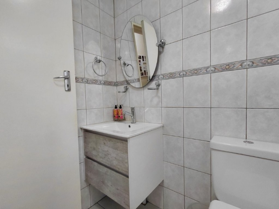 4 Bedroom Property for Sale in Klippoortje Gauteng