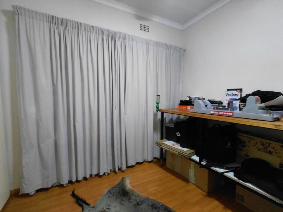 4 Bedroom Property for Sale in Klippoortje Gauteng